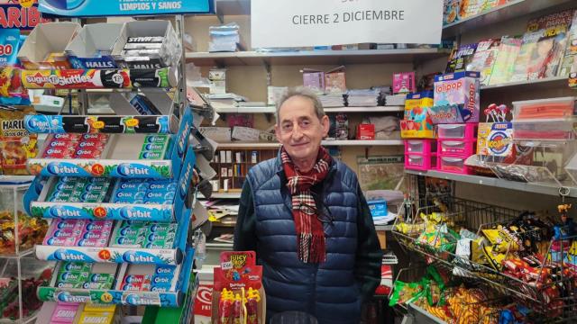 Antonio Sánchez, en su kiosko