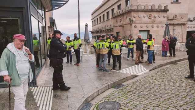 Protesta de bomberos comarcales en Vigo.