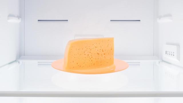Imagen de un trozo de queso en la nevera