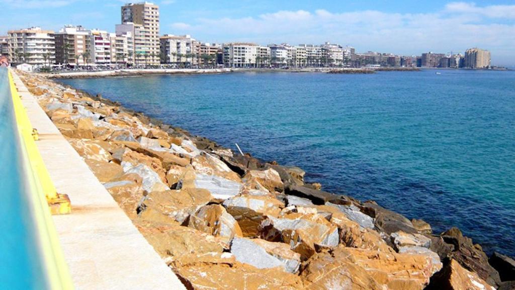 Vistas desde el Dique de Levante.
