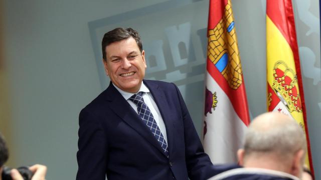 El consejero de Economía y Hacienda y portavoz, Carlos Fernández Carriedo, comparece en rueda de prensa posterior al Consejo de Gobierno