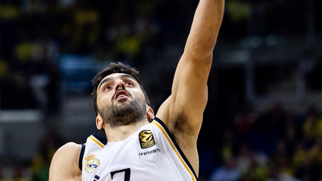 Facu Campazzo, en el partido ante el Fenerbahçe.