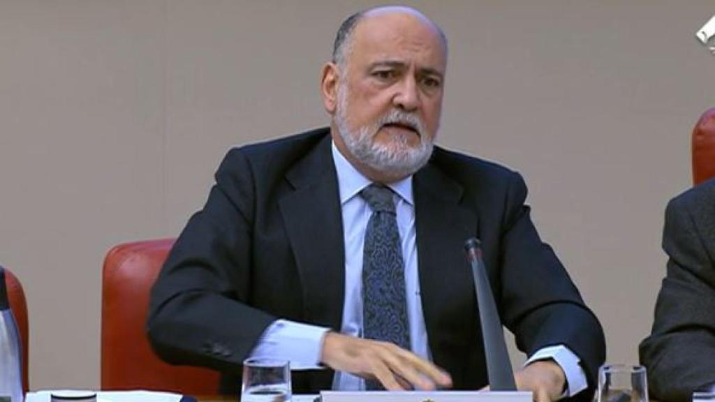 Francisco Pérez de los Cobos, expresidente del Tribunal Constitucional, durante su intervención de este jueves en el Congreso./