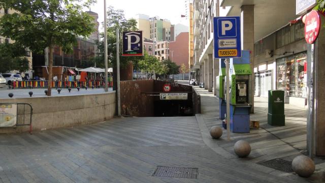 Entrada al actual aparcamiento de Luna-Tudescos, en la plaza de Soledad Torres Acosta.