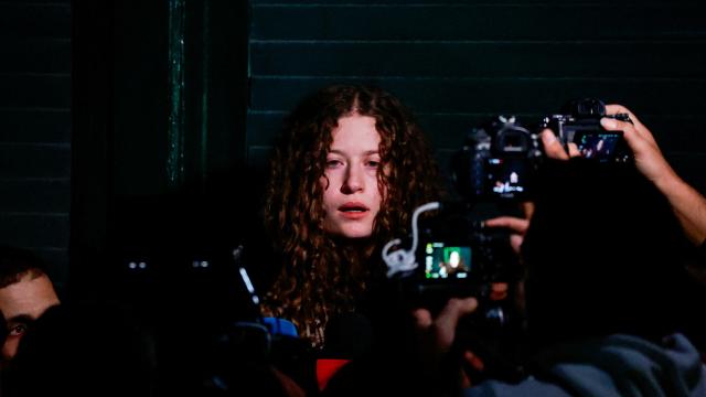 Tamimi llega a Ramala la madrugada del jueves después de ser excarcelada de una prisión israelí.