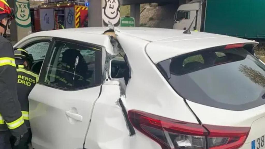 El vehículo afectado por el accidente de helicóptero de la M40 de Madrid