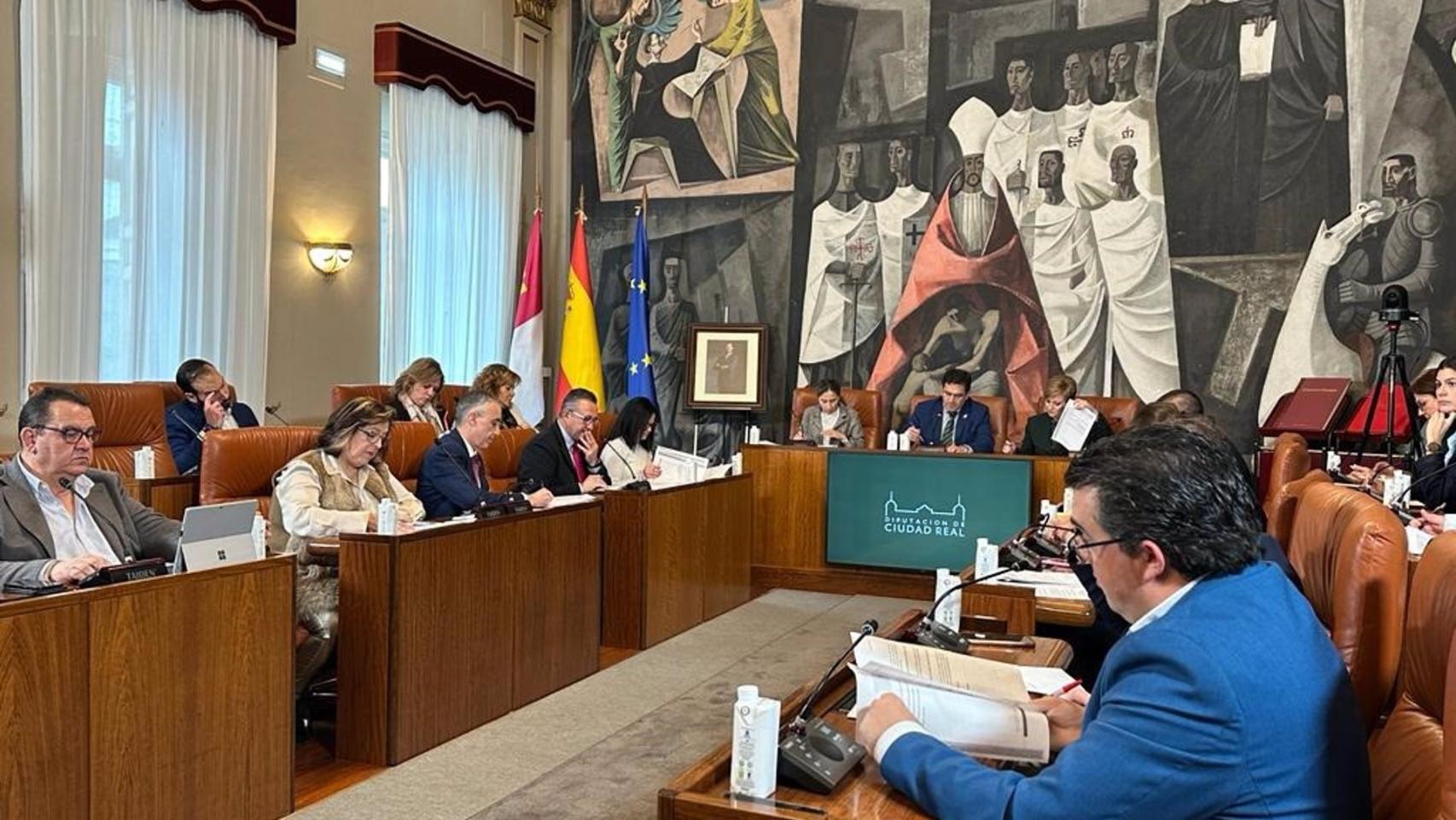 Un momento del pleno celebrado este viernes en la Diputación de Ciudad Real.