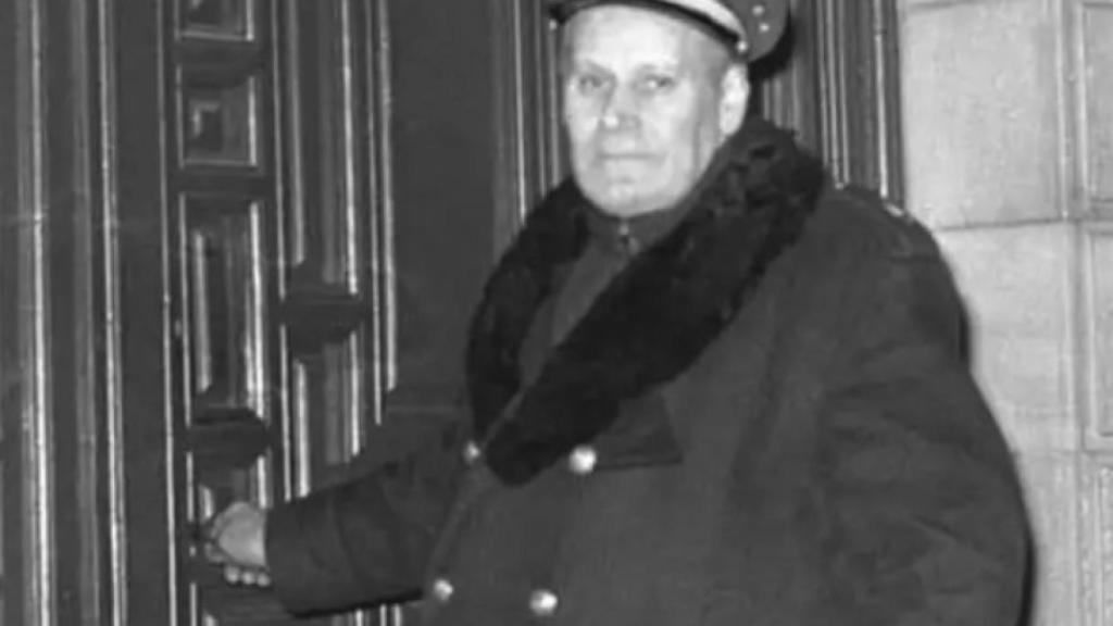 Un celador en Madrid en los años 70 del pasado siglo
