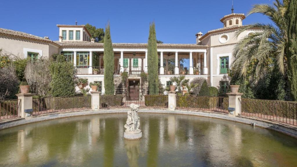 Mansión de lujo, a la venta en Alcoy.