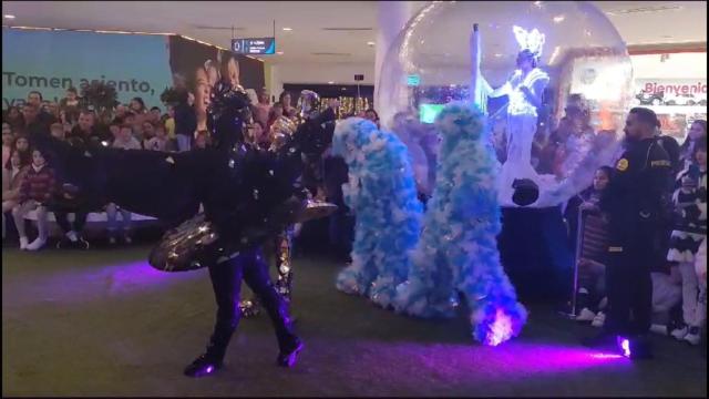 Vallsur celebra a lo grande el estreno de ‘La Chismería’ con un espectáculo de fantasía