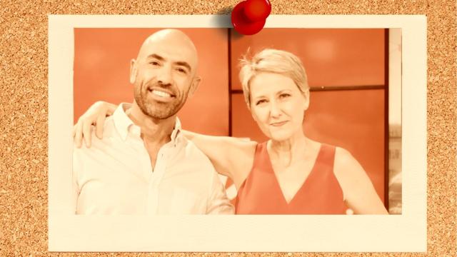 La periodista Inmaculada Galván junto a su compañero, Emilio Pineda, en un montaje de EL ESPAÑOL.