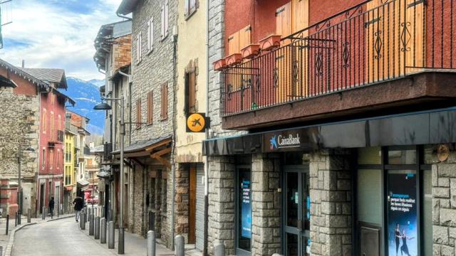 Una de las oficinas rurales de CaixaBank.