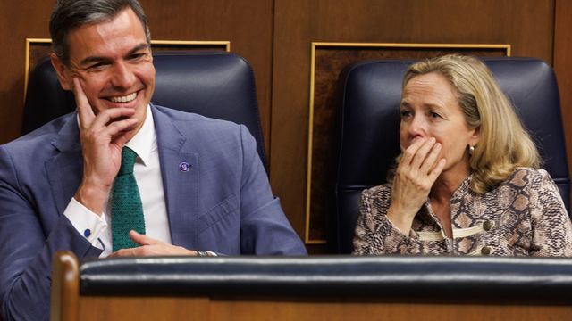 Pedro Sánchez,  presidente del Gobierno, y Nadia Calviño, vicepresidenta primera del Gobierno.