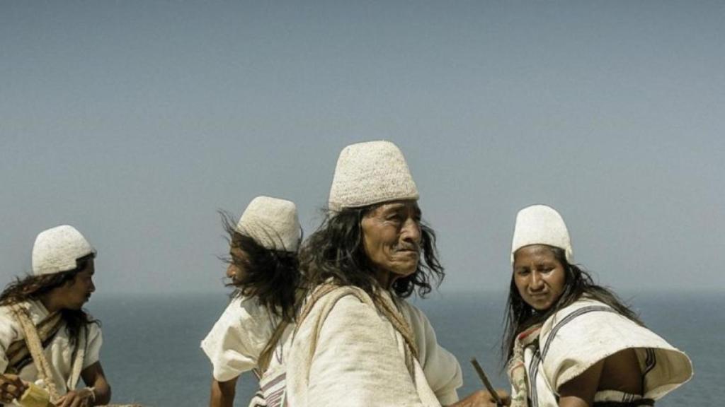 Cuatro personas de la comunidad wiwa, en la Sierra Nevada de Santa Marta.