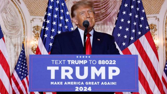 El expresidente de Estados Unidos, Donald Trump, durante el anuncio de su candidatura a las elecciones presidenciales de 2024 en su mansión de Mar-a-Lago (Florida).