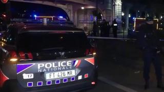 Imagen de un policía en el lugar de los hechos