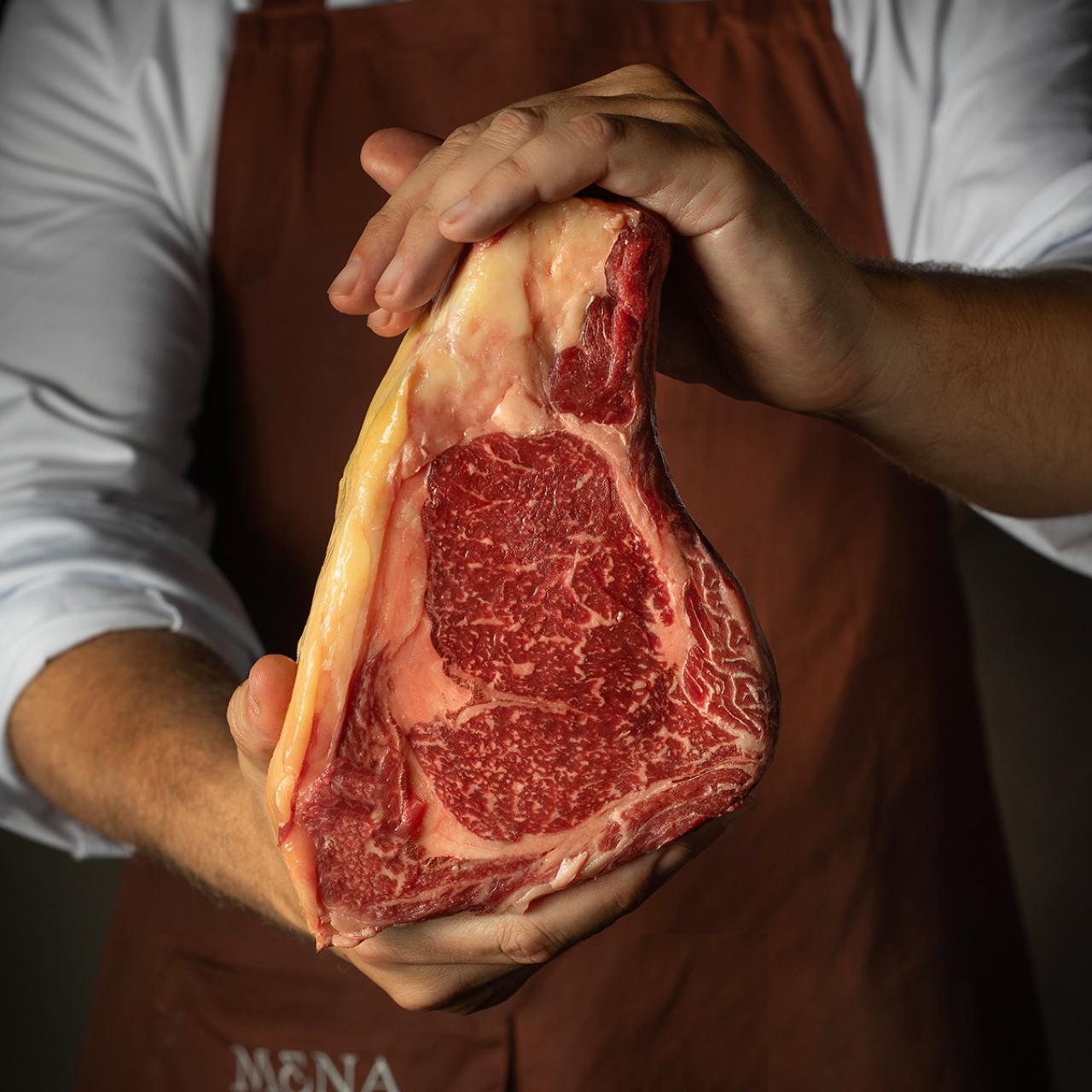 La carne, un elemento clave en el restaurante Mena.