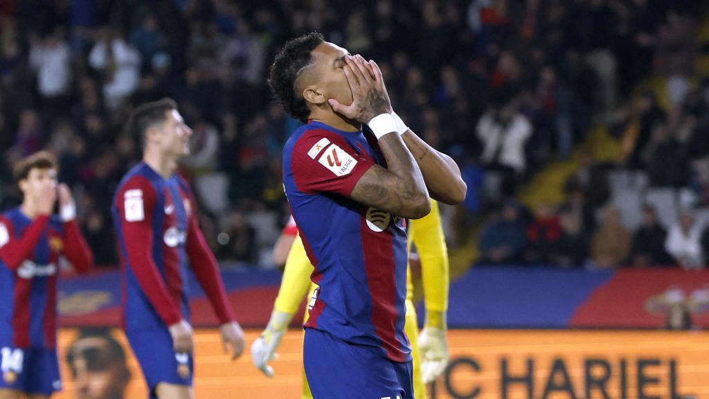 Raphinha se lamenta tras fallar una acción frente al Atlético.