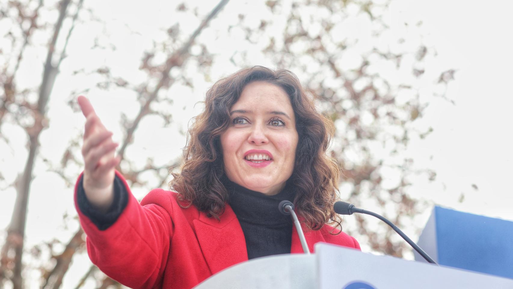 Ayuso interviene en el acto del PP en defensa de la democracia que se ha celebrado en el templo de Debod