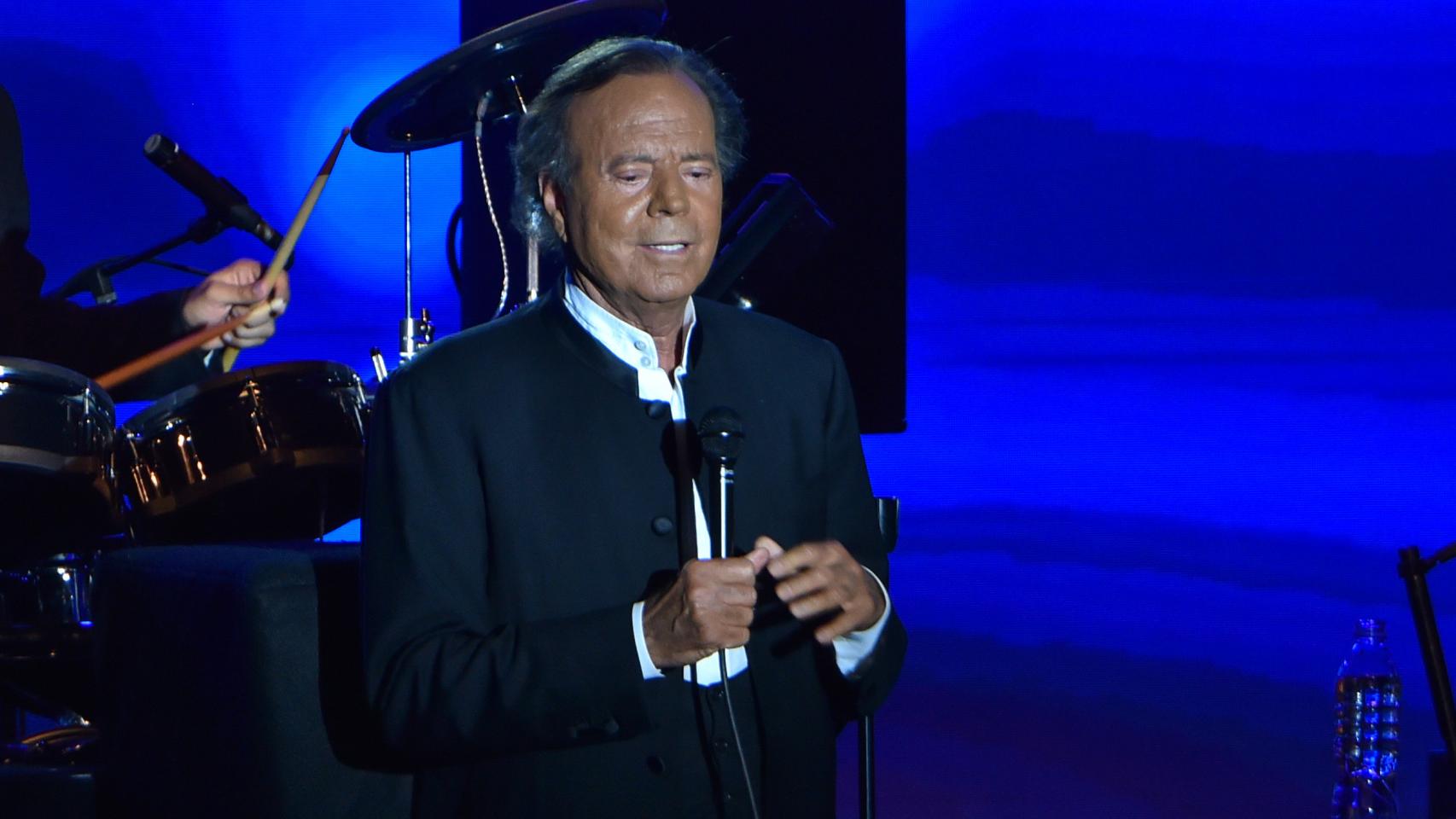 Julio Iglesias, en un concierto de 2016.
