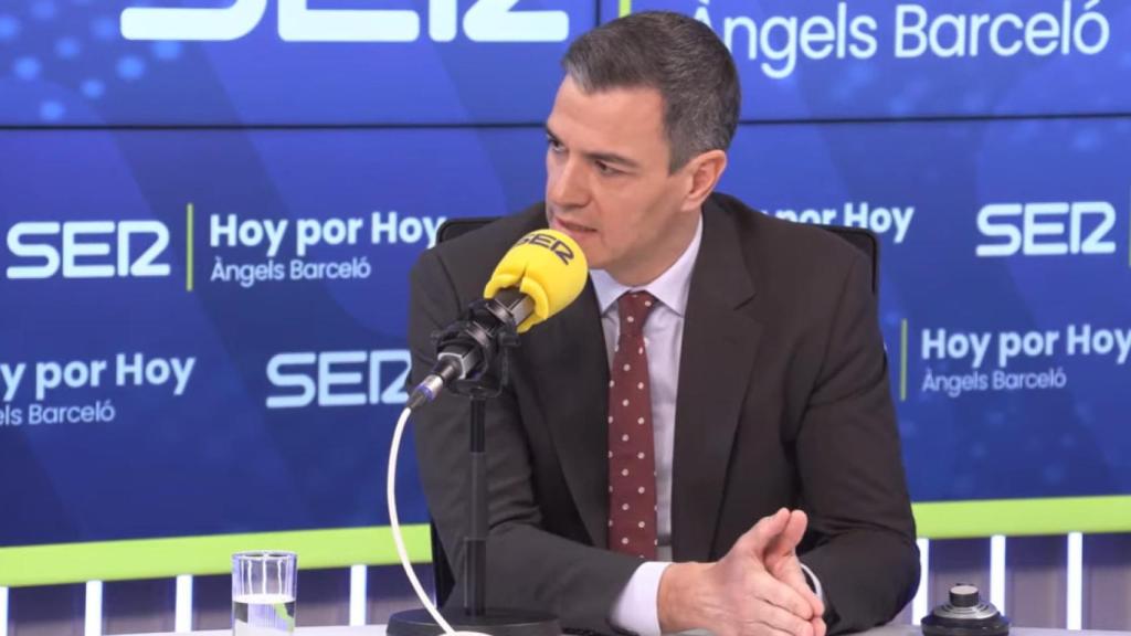 El presidente del Gobierno, Pedro Sánchez, este lunes en la entrevista en la Cadena SER.