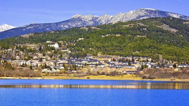 Conoce cuál es el pueblo a 1 hora de Madrid que es uno de los mejores destinos esta Navidad.