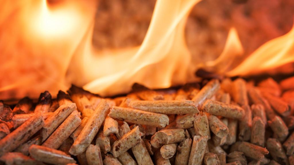 Este invento permite usar pellet en todas las estufas y chimeneas aunque sean de leña.