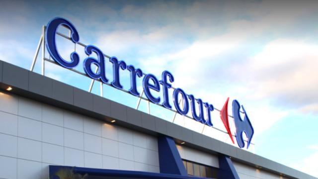 Fachada Carrefour.