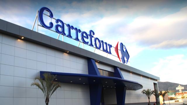 Fachada Carrefour.