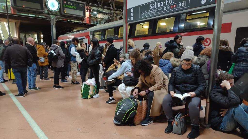 Pasajeros en Atocha.