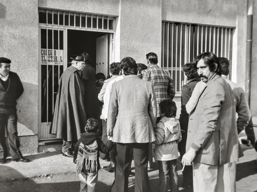 Imagen de un colegio electoral durante el referéndum de la Constitución de 1978 en Castilla y León.