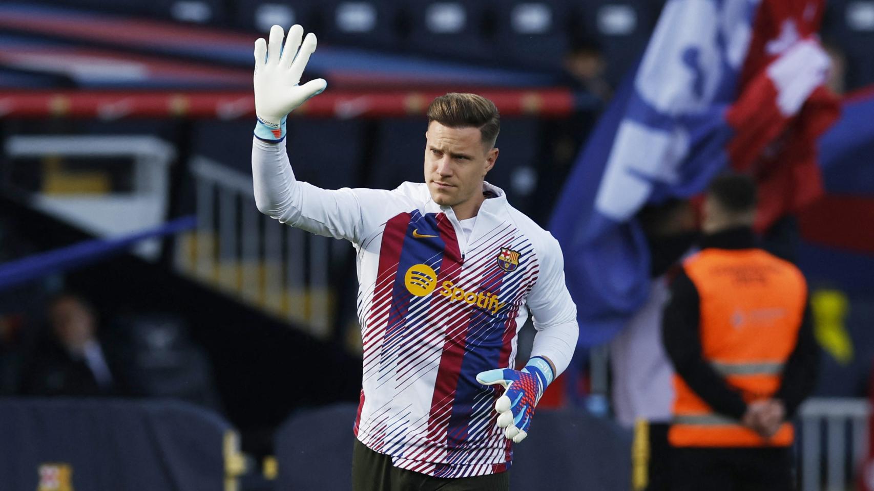 Ter Stegen, durante un calentamiento del Barça antes de enfrentarse al Alavés.