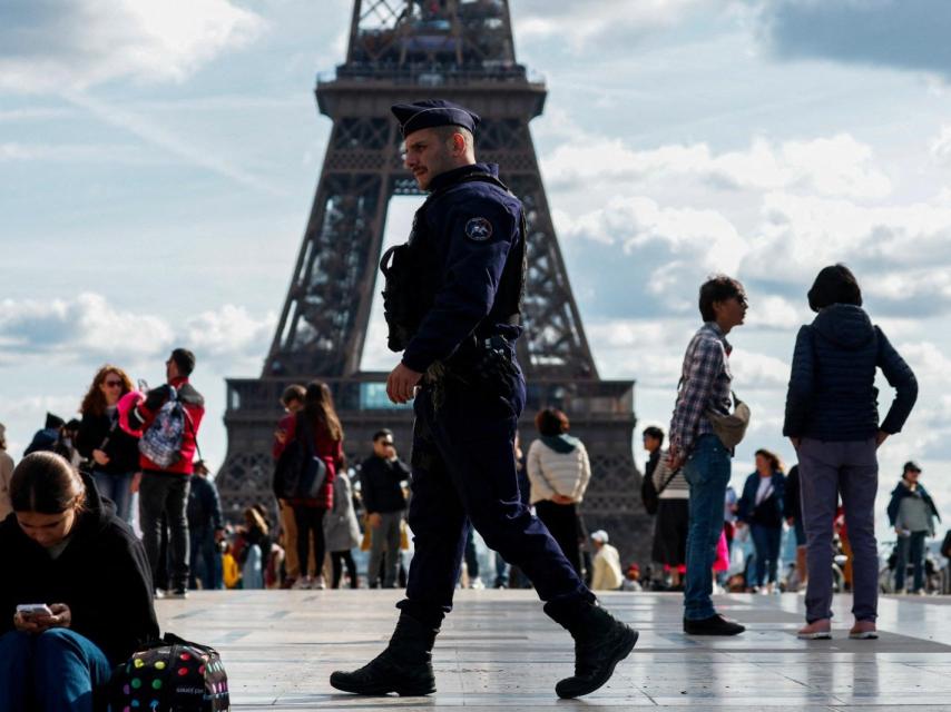 Un agente de la Gendarmería francesa.