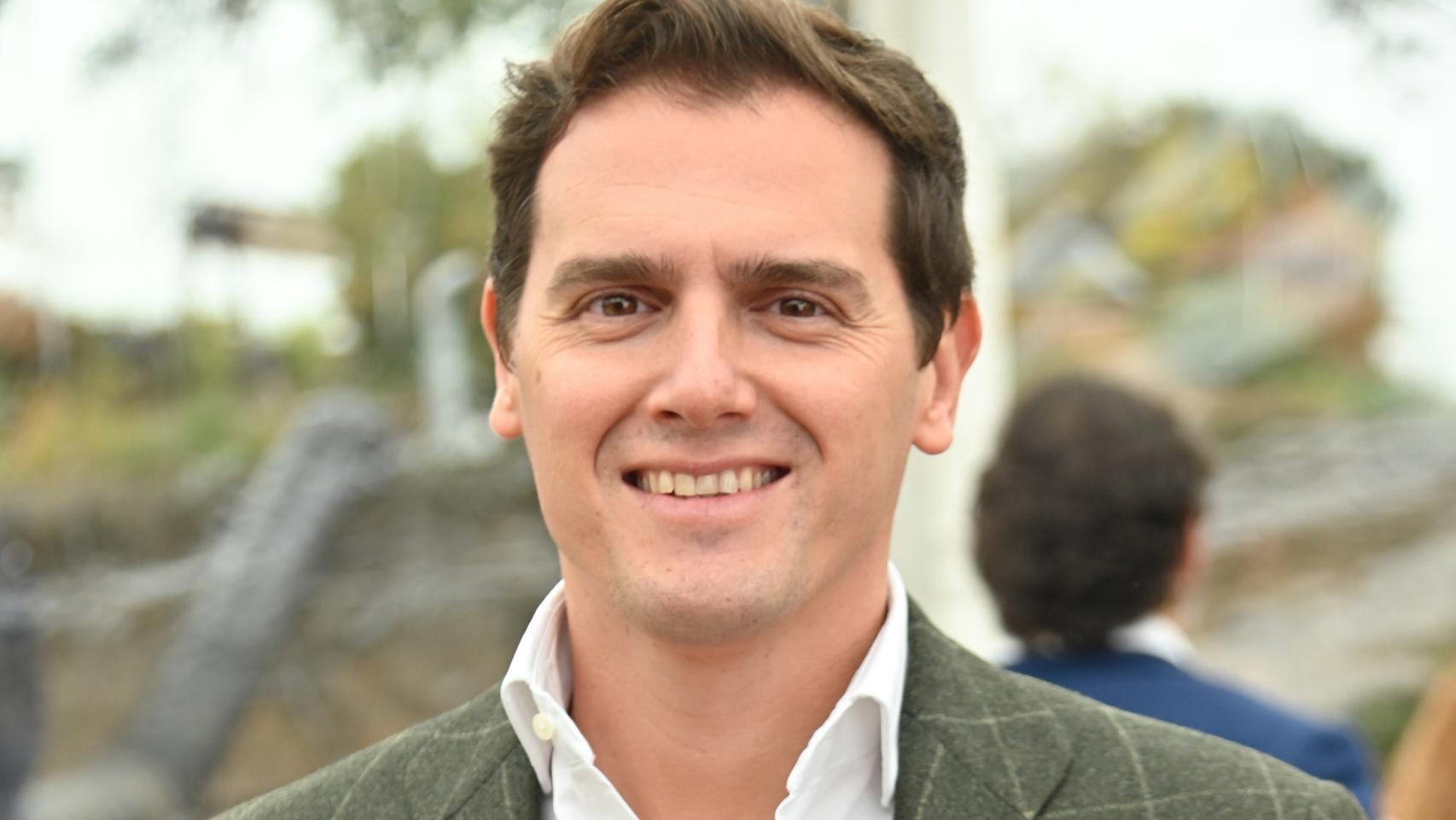 Imágenes del día: el día de aventura de Albert Rivera horas antes de que Malú rompa su silencio en televisión