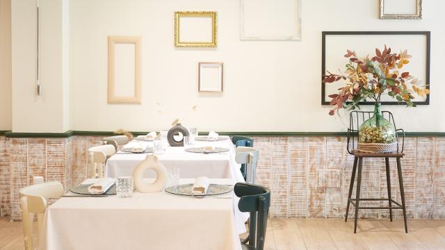 La sala del restaurante Santé en Leganés.
