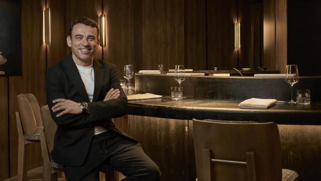 Marcos Granda en la barra de Toki.