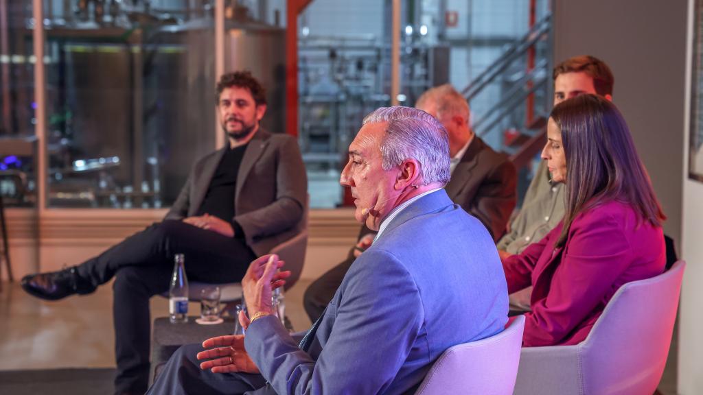 Antonio Díaz, en primer plano durante el XVIII Encuentro Tecnológico de EL ESPAÑOL de Málaga.