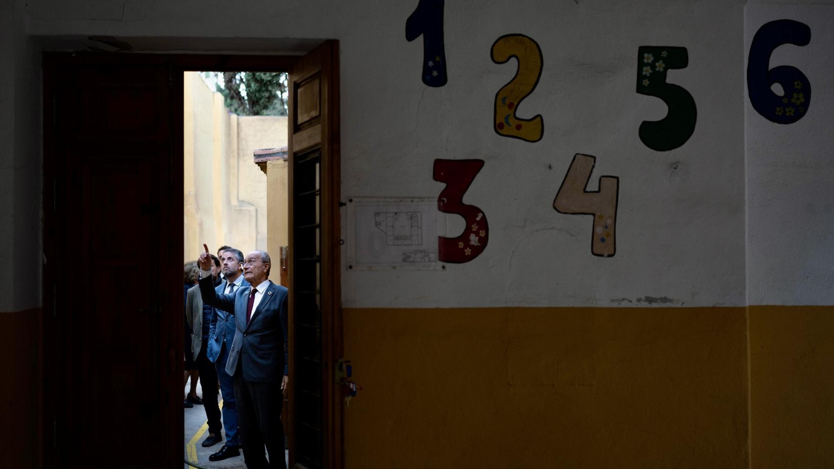 Francisco de la Torre, durante la visita al edificio.