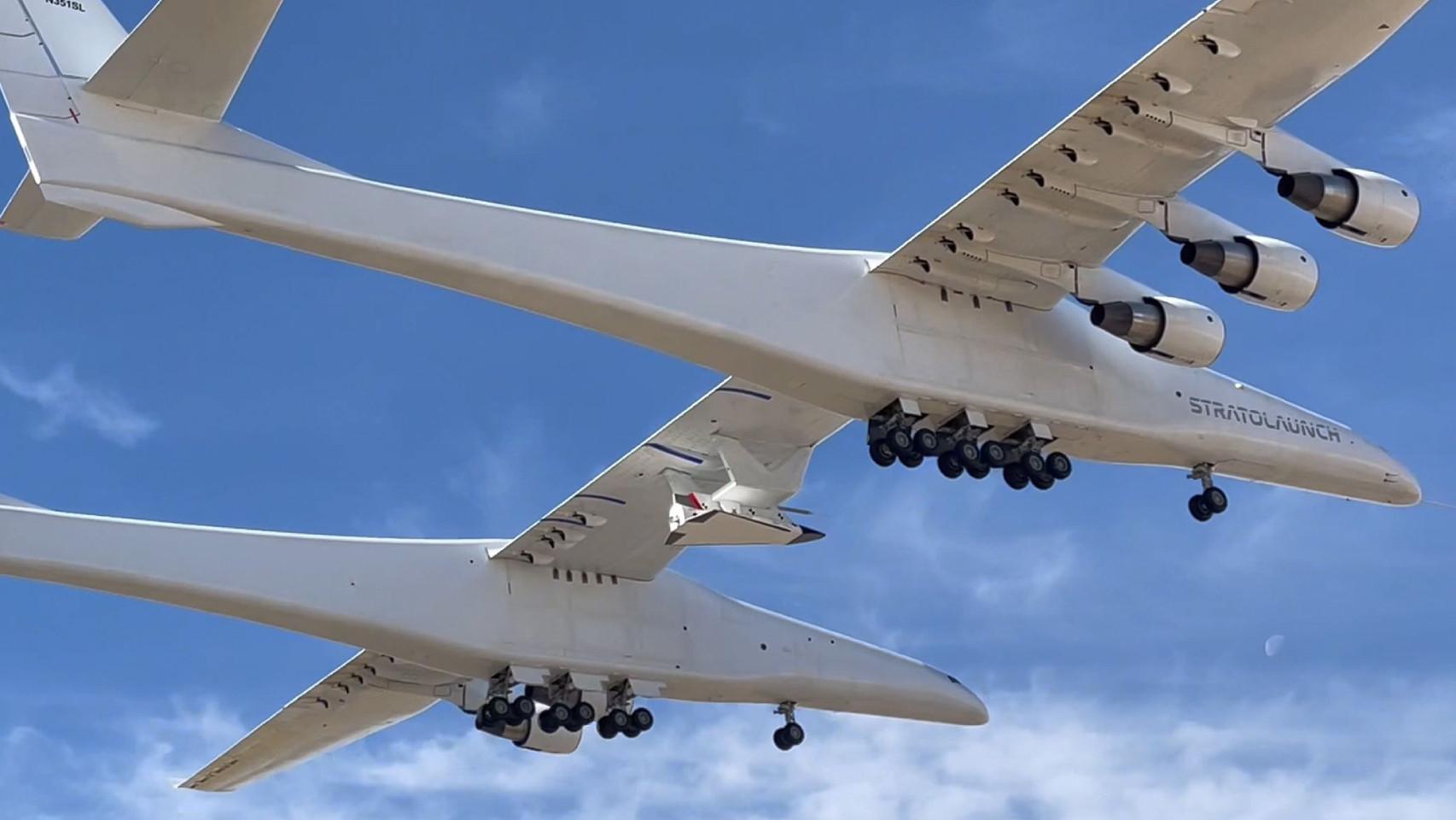 El avión Roc en vuelo.