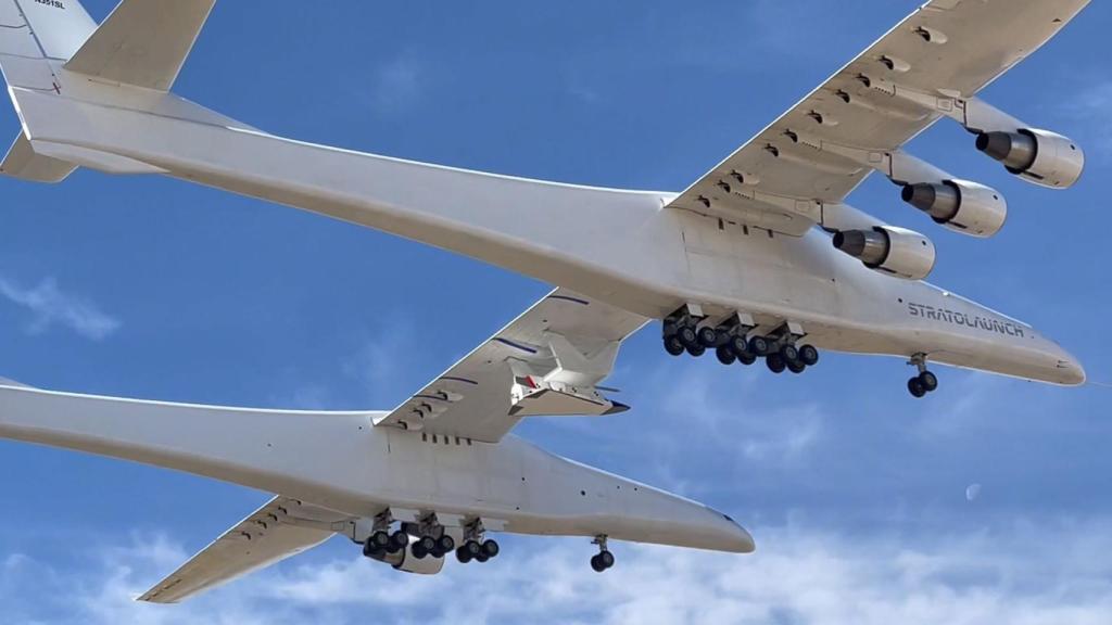 El avión Roc en vuelo.