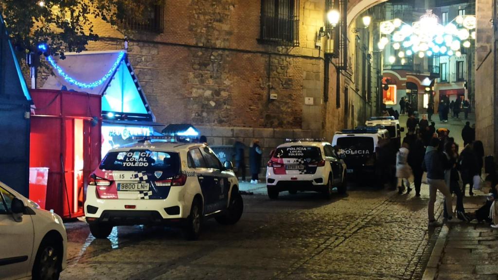 Operación policial contra la droga en la noche de este martes en Toledo. Fotos: Javier Longobardo