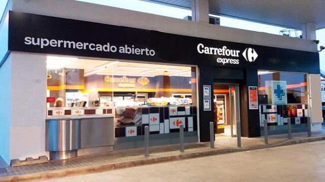 Fachada Carrefour.