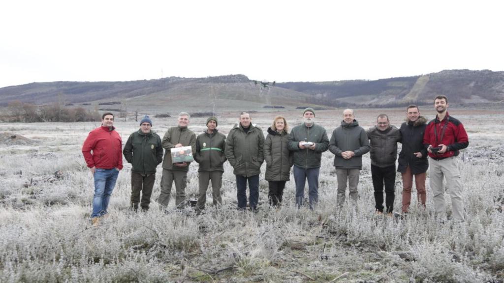 El chef José Andrés, la alcaldesa de Villardeciervos, el presidente de Cascajares, el director general de Caja Rural de Zamora y otros representantes acuden a la Sierra de la Culebra