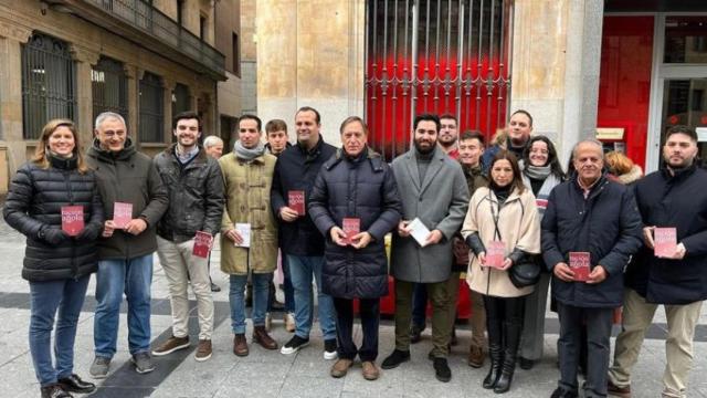 El presidente del PP de Salamanca, Carlos García Carbayo, participa en el acto de nuevas generaciones por el día de la Constitución