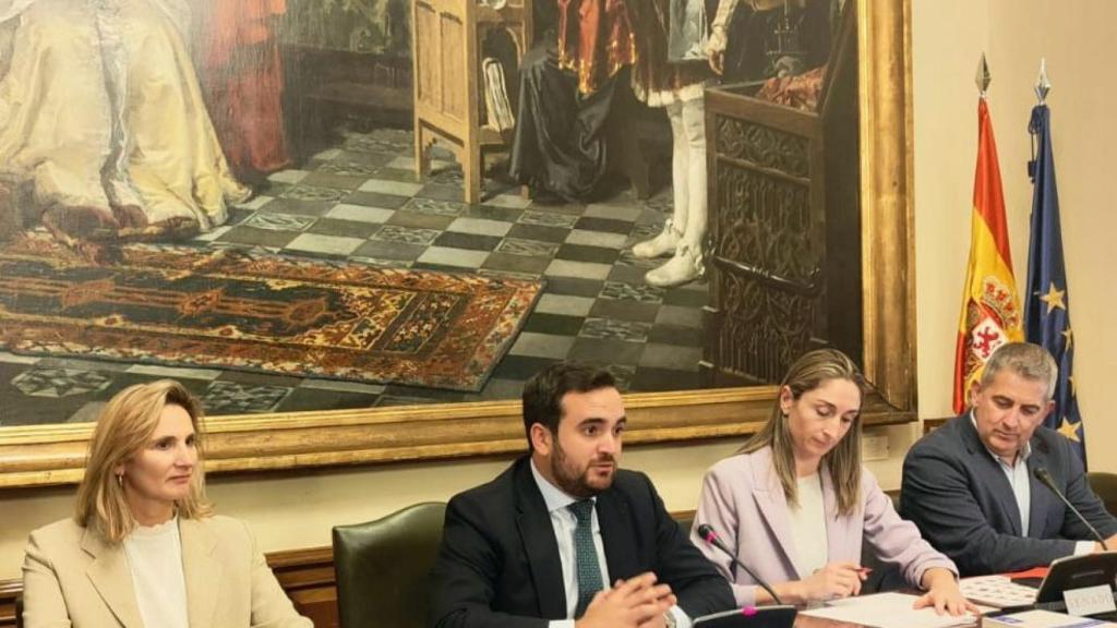 José Ángel Alonso en el centro de la imagen