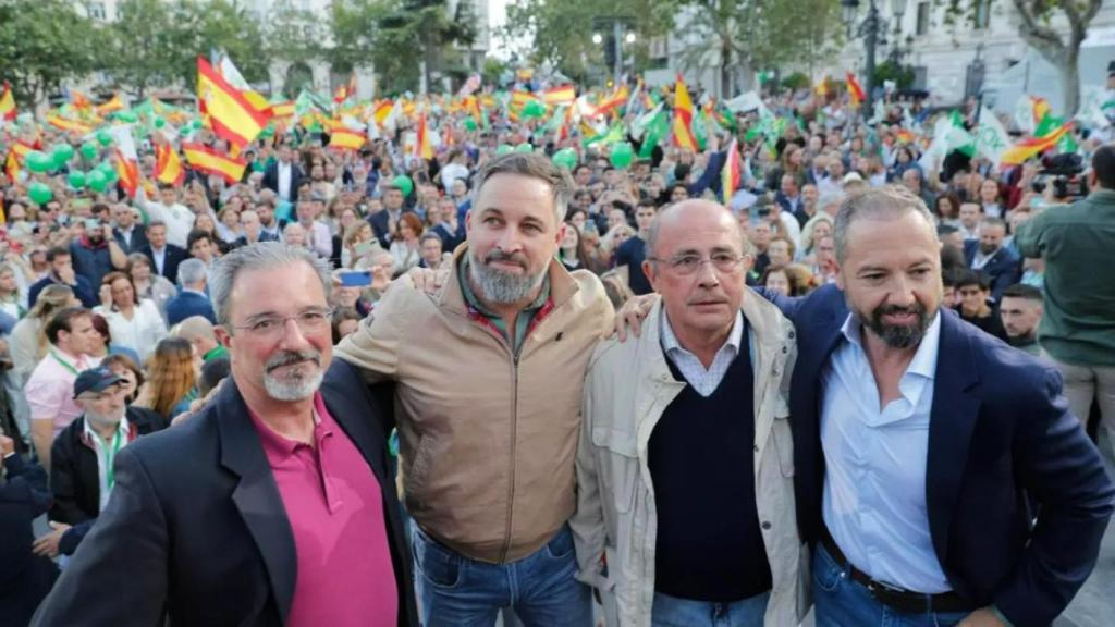 Carlos Flores, Santiago Absascal, Ignacio Gil Lázaro y Juanma Badenas.