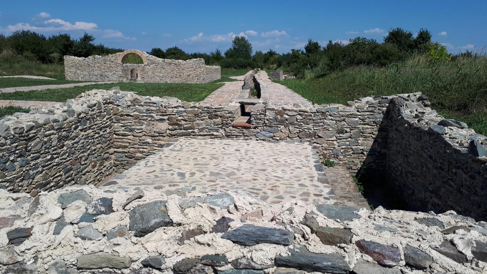Acueducto que abastecía de agua a la ciudad romana de Viminacium.