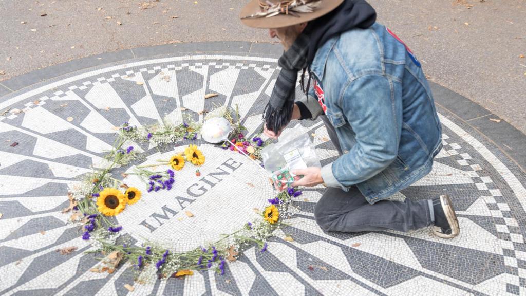 Tributo a 'Imagine' en Strawberry Fields en Central Park.