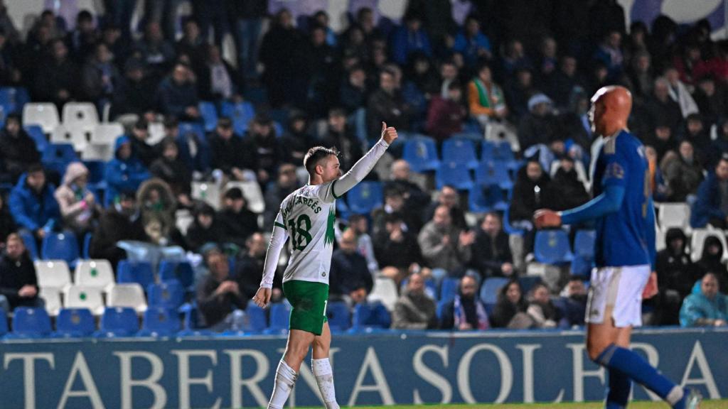 El Elche se impone en Linares.
