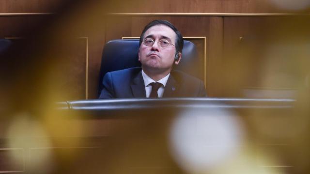 El ministro de Exteriores, José Manuel Albares, en su escaño del Congreso, el pasado martes.
